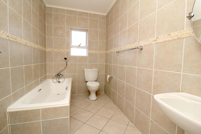 3 Bedroom Property for Sale in Reebok Western Cape